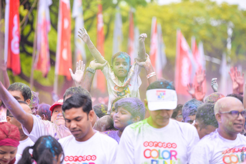 ނޮވެމްބަރ 30، 2019: ރާއްޖޭގެ އެންމެ ކުލަގަދަ ދުވުން، އުރީދޫ ކަލާރަން 2019ގެ ތެރެއިން: އެކި އުމުރުފުރާތަކުން 5،000 އަށްވުރެ ގިނަ ދުވުންތެރިން ވަނީ ބައިވެރިވެފައި -- ސަން ފޮޓޯ: އަހްމަދު އަވްޝަން އިލްޔާސް