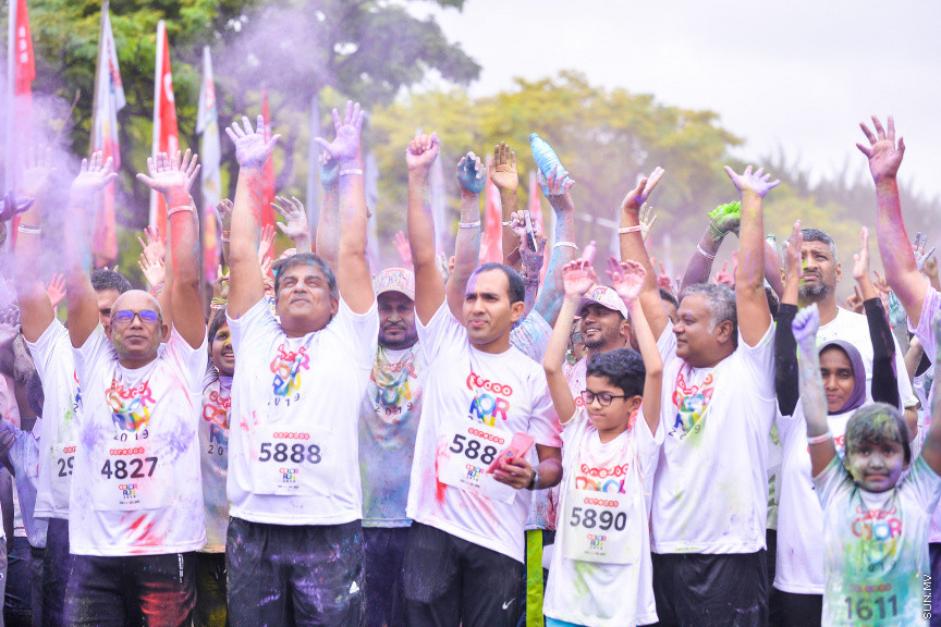 ނޮވެމްބަރ 30، 2019: ރާއްޖޭގެ އެންމެ ކުލަގަދަ ދުވުން، އުރީދޫ ކަލާރަން 2019ގެ ތެރެއިން: އެކި އުމުރުފުރާތަކުން 5،000 އަށްވުރެ ގިނަ ދުވުންތެރިން ވަނީ ބައިވެރިވެފައި -- ސަން ފޮޓޯ: އަހްމަދު އަވްޝަން އިލްޔާސް