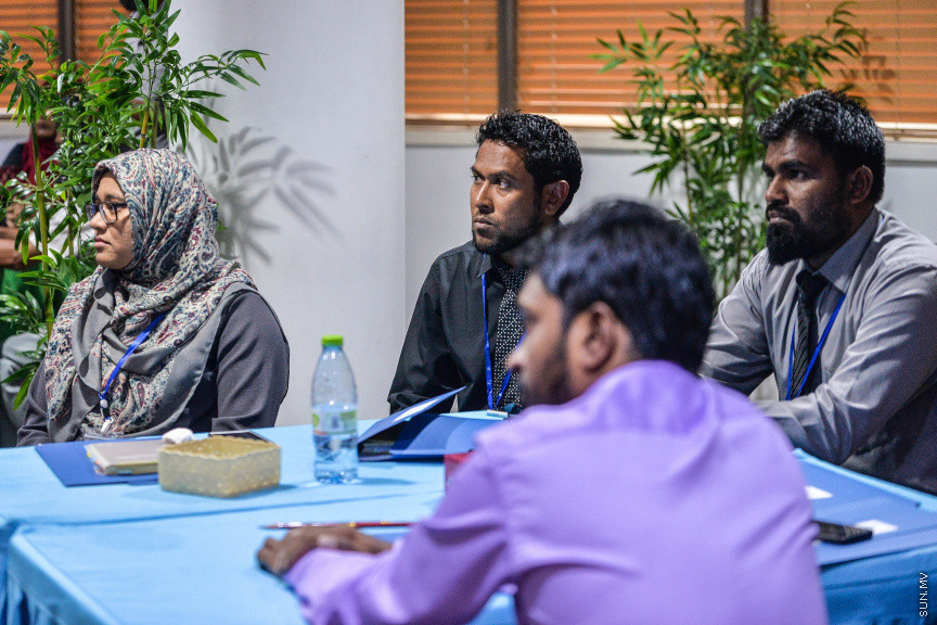 ޑިސެމްބަރ 4، 2019: ކޯޓު އޮފިސަރުންނަށް ބޭއްވި ތަމްރީން ޕްރޮގްރާމް ނިމުން ފާހަގަކުރުމަށް ބޭއްވި ހަފްލާގެ ތެރެއިން -- ސަން ފޮޓޯ/ ފަޔާޒު މޫސާ
