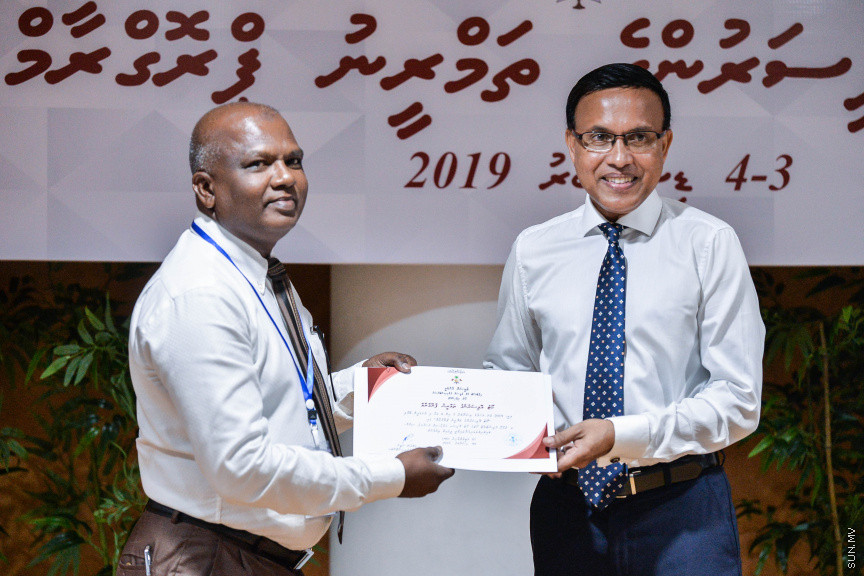 ޑިސެމްބަރ 4، 2019: ކޯޓު އޮފިޝަރުންނަށް ބޭއްވި ތަމްރީން ޕްރޮގްރާމް ނިމުން ފާހަގަކުރުމަށް ބޭއްވި ހަފްލާގެ ތެރެއިން -- ސަން ފޮޓޯ/ ފަޔާޒު މޫސާ
