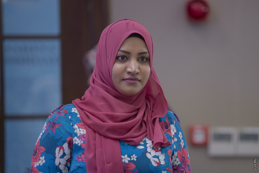 ޑިސެމްބަރު 15، 2019: ކުރޮސްރޯޑުގައި ބޭއްވި "ވިއަވަތި ރާއްޖެ" ކައުންސިލަރުންގެ ކޮންފަރެންސްގެ ތެރެއިން:  ޓްރާންސްޕޯޓު މިނިސްޓަރު އައިޝަތު ނަހުލާ -- ސަން ފޮޓޯ/ މުޒައްޔިން ނާޒިމް