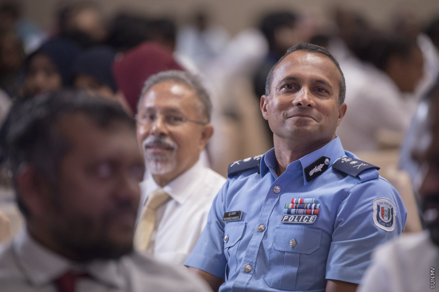 ޑިސެމްބަރު 15، 2019: ކުރޮސްރޯޑުގައި ބޭއްވި "ވިއަވަތި ރާއްޖެ" ކައުންސިލަރުންގެ ކޮންފަރެންސްގެ ތެރެއިން: ޕޮލިސް ކޮމިޝަނަރު މުހައްމަދު ހަމީދު --- ސަން ފޮޓޯ/ މުޒައްޔިން ނާޒިމް