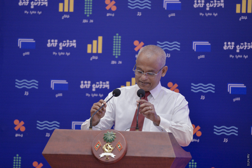ޑިސެމްބަރު 15، 2019: ކުރޮސްރޯޑުގައި ބޭއްވި "ވިއަވަތި ރާއްޖެ" ކައުންސިލަރުންގެ ކޮންފަރެންސްގެ ތެރެއިން: ރައީސް ސޯލިހް ވާހަކަ ދައްކަވަނީ ---- ސަން ފޮޓޯ/ މުޒައްޔިން ނާޒިމް