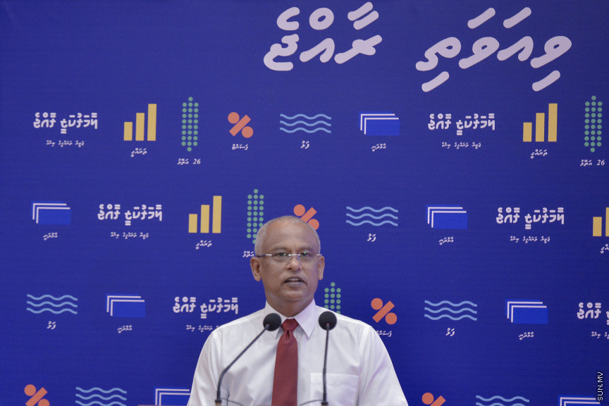 ޑިސެމްބަރު 15، 2019: ކުރޮސްރޯޑުގައި ބޭއްވި "ވިއަވަތި ރާއްޖެ" ކައުންސިލަރުންގެ ކޮންފަރެންސްގެ ތެރެއިން: ރައީސް ސޯލިހް ވާހަކަ ދައްކަވަނީ ---- ސަން ފޮޓޯ/ މުޒައްޔިން ނާޒިމް