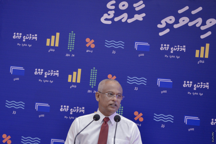 ޑިސެމްބަރު 15، 2019: ކުރޮސްރޯޑުގައި ބޭއްވި "ވިއަވަތި ރާއްޖެ" ކައުންސިލަރުންގެ ކޮންފަރެންސްގެ ތެރެއިން: ރައީސް ސޯލިހް ވާހަކަ ދައްކަވަނީ ---- ސަން ފޮޓޯ/ މުޒައްޔިން ނާޒިމް