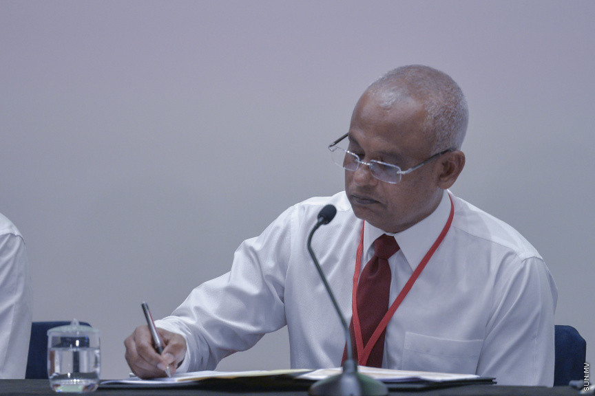 ޑިސެމްބަރު 15، 2019: ކުރޮސްރޯޑުގައި ބޭއްވި "ވިއަވަތި ރާއްޖެ" ކައުންސިލަރުންގެ ކޮންފަރެންސްގެ ތެރެއިން: ރައީސް ސޯލިހު ---- ސަން ފޮޓޯ/ މުޒައްޔިން ނާޒިމް