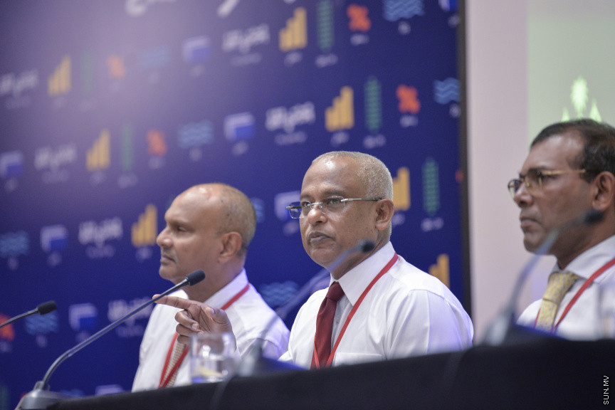 ޑިސެމްބަރު 15، 2019: ކުރޮސްރޯޑުގައި ބޭއްވި "ވިއަވަތި ރާއްޖެ" ކައުންސިލަރުންގެ ކޮންފަރެންސްގެ ތެރެއިން: ރައީސް ސޯލިހު ---- ސަން ފޮޓޯ/ މުޒައްޔިން ނާޒިމް