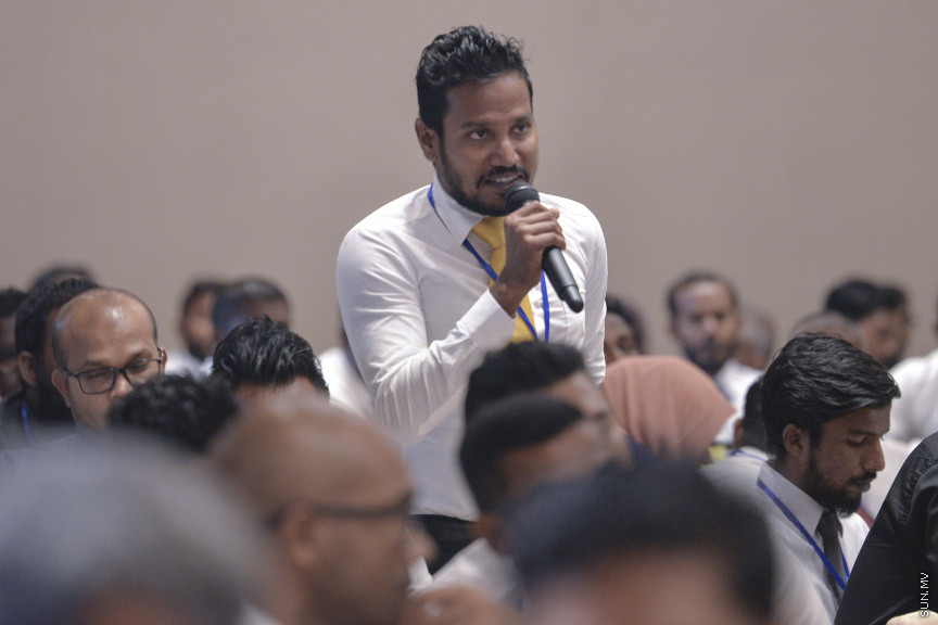 ޑިސެމްބަރު 15، 2019: ކުރޮސްރޯޑުގައި ބޭއްވި "ވިއަވަތި ރާއްޖެ" ކައުންސިލަރުންގެ ކޮންފަރެންސްގެ ތެރެއިން: މި ކޮންފަރެންސްގައި 200 އަށް ވުރެ ގިނަ ކައުންސިލަރުން ބައިވެރިވެފައިވޭ-- ސަން ފޮޓޯ/ މުޒައްޔިން ނާޒިމް