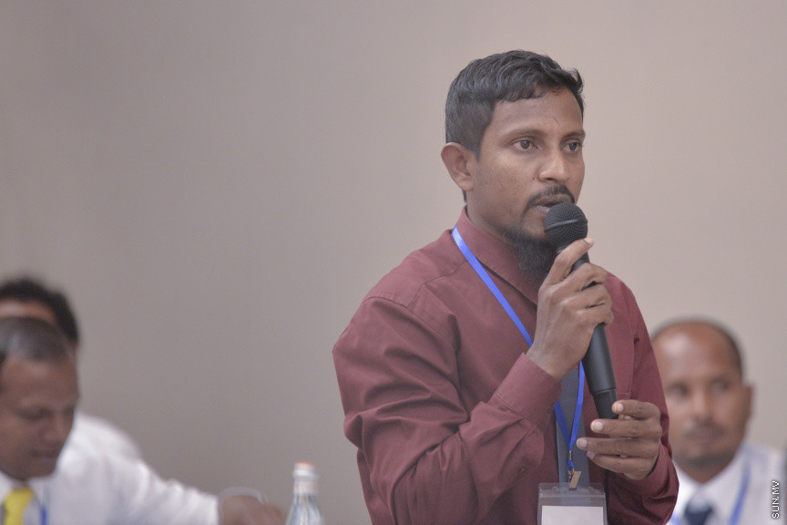 ޑިސެމްބަރު 15، 2019: ކުރޮސްރޯޑުގައި ބޭއްވި "ވިއަވަތި ރާއްޖެ" ކައުންސިލަރުންގެ ކޮންފަރެންސްގެ ތެރެއިން: މި ކޮންފެަރެންސްއަކީ، ރައީސް ސޯލިހްގެ ދައުވަތަކަށް ހުރިހާ ރަށެއް ތަމްސީލުވާ ގޮތަށް ބޭއްވި ކޮންފަރެންސެއް --- ސަން ފޮޓޯ/ މުޒައްޔިން ނާޒިމް