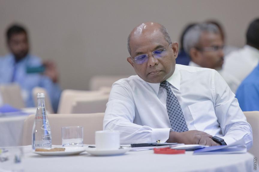 ޑިސެމްބަރު 15، 2019: ކުރޮސްރޯޑުގައި ބޭއްވި "ވިއަވަތި ރާއްޖެ" ކައުންސިލަރުންގެ ކޮންފަރެންސްގެ ތެރެއިން: ހޯމް މިނިސްޓަރު އިމްރާން އަބްބްދުﷲ --- ސަން ފޮޓޯ/ މުޒައްޔިން ނާޒިމްޑިސެމްބަރު 15، 2019: ކުރޮސްރޯޑުގައި ބޭއްވި "ވިއަވަތި ރާއްޖެ" ކައުންސިލަރުންގެ ކޮންފަރެންސްގެ ތެރެއިން:  ފޮރިން މިނިސްޓަރު އަބްދުﷲ ޝާހިދު -- ސަން ފޮޓޯ/ މުޒައްޔިން ނާޒިމް