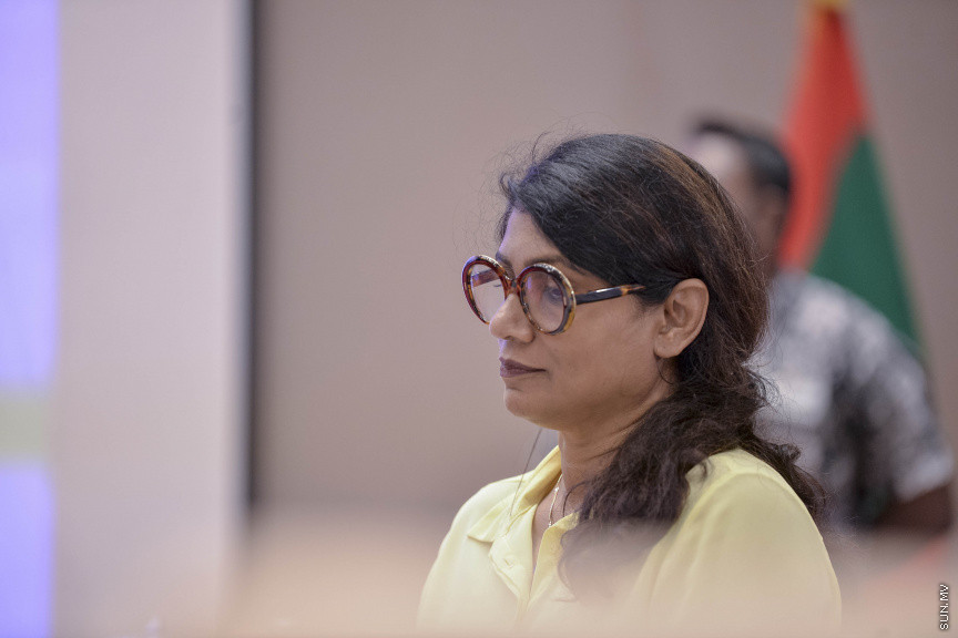 ޑިސެމްބަރު 15، 2019: ކުރޮސްރޯޑުގައި ބޭއްވި "ވިއަވަތި ރާއްޖެ" ކައުންސިލަރުންގެ ކޮންފަރެންސްގެ ތެރެއިން: ހޯމް މިނިސްޓަރު އިމްރާން އަބްބްދުﷲ --- ސަން ފޮޓޯ/ މުޒައްޔިން ނާޒިމްޑިސެމްބަރު 15، 2019: ކުރޮސްރޯޑުގައި ބޭއްވި "ވިއަވަތި ރާއްޖެ" ކައުންސިލަރުންގެ ކޮންފަރެންސްގެ ތެރެއިން: ޑިފެންސް މިނިސްޓަރު މާރިއާ -- ސަން ފޮޓޯ/ މުޒައްޔިން ނާޒިމް