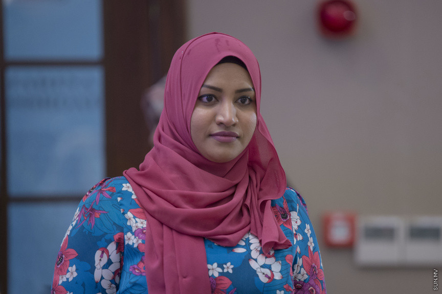 ޑިސެމްބަރު 15، 2019: ކުރޮސްރޯޑުގައި ބޭއްވި "ވިއަވަތި ރާއްޖެ" ކައުންސިލަރުންގެ ކޮންފަރެންސްގެ ތެރެއިން:  ޓްރާންސްޕޯޓު މިނިސްޓަރު އައިޝަތު ނަހުލާ -- ސަން ފޮޓޯ/ މުޒައްޔިން ނާޒިމް