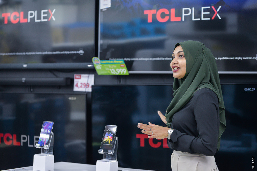 ޑިސެމްބަރ 21، 2019: އެސްޓާސްއިން ޓީސީއެލް ޕްލެކްސް ބާޒާރަށް ތައާރަފު ކުރުން -- ސަން ފޮޓޯ/ ފަޔާޒު މޫސާ