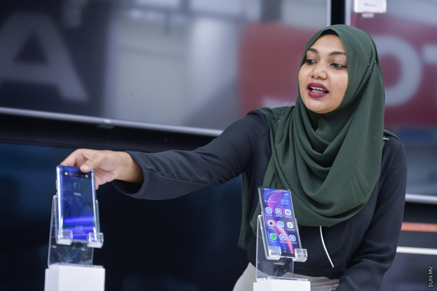 ޑިސެމްބަރ 21، 2019: އެސްޓާސްއިން ޓީސީއެލް ޕްލެކްސް ބާޒާރަށް ތައާރަފު ކުރުން -- ސަން ފޮޓޯ/ ފަޔާޒު މޫސާ