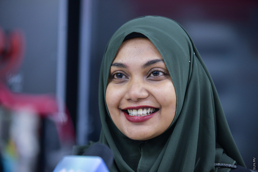 ޑިސެމްބަރ 21، 2019: އެސްޓާސްއިން ޓީސީއެލް ޕްލެކްސް ބާޒާރަށް ތައާރަފު ކުރުން -- ސަން ފޮޓޯ/ ފަޔާޒު މޫސާ