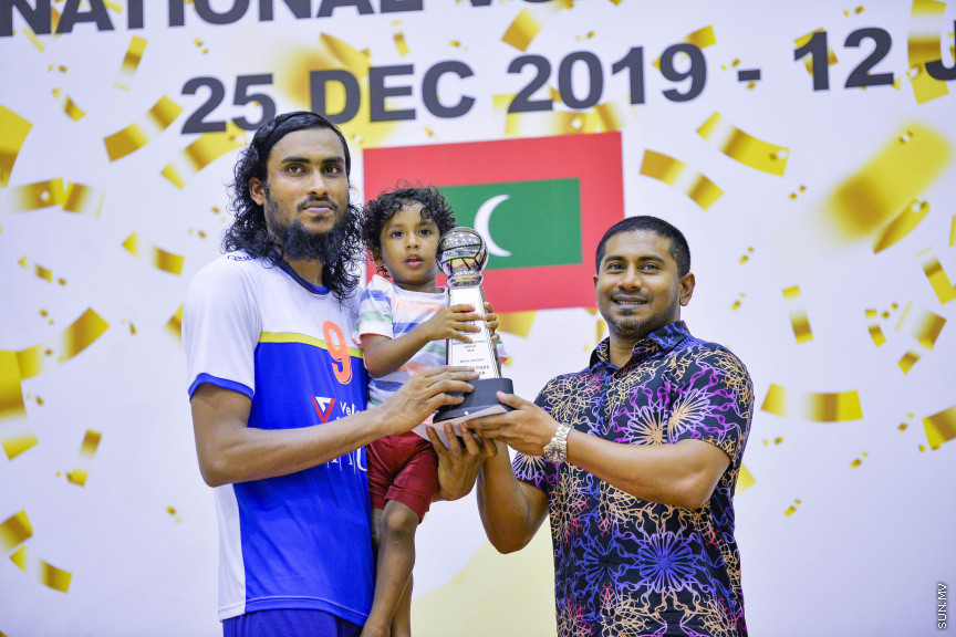 ޖެނުއަރީ 6، 2020: އަހަރެއްގެ މެދުކެނޑުމަކަށްފަހު އަލުން ބޭއްވި ގައުމީ ވޮލީ ލީގު ޗެމްޕިއަންކަން ދިވެހި ސިފައިންގެ ކުލަބުން ހޯދުން -- ސަން ފޮޓޯ/ ފަޔާޒު މޫސާ
