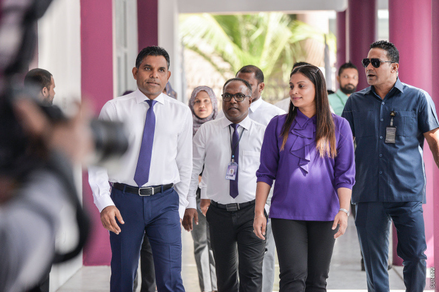 ޖެނުއަރީ 12، 2020: އިއްޒުއްދީން ސްކޫލް ހުޅުވުން: ސްކޫލްގައި ބޭއްވި ހާއްސަ އެސެމްބްލީގައި އެ ސްކޫލް ހުޅުވައިދެއްވީ ރައީސް އިބްރާހިމް މުހައްމަދު ސޯލިހް -- ސަން ފޮޓޯ/ ފަޔާޒު މޫސާ
