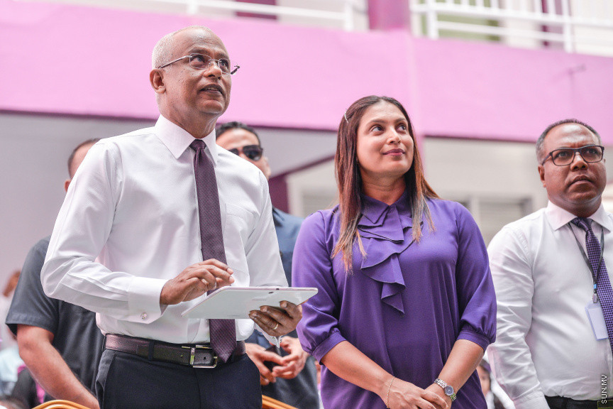 ޖެނުއަރީ 12، 2020: އިއްޒުއްދީން ސްކޫލް ހުޅުވުން: ސްކޫލްގައި ބޭއްވި ހާއްސަ އެސެމްބްލީގައި އެ ސްކޫލް ހުޅުވައިދެއްވީ ރައީސް އިބްރާހިމް މުހައްމަދު ސޯލިހް -- ސަން ފޮޓޯ/ ފަޔާޒު މޫސާ