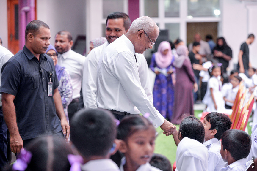 ޖެނުއަރީ 12، 2020: އިއްޒުއްދީން ސްކޫލް ހުޅުވުން: ސްކޫލްގައި ބޭއްވި ހާއްސަ އެސެމްބްލީގައި އެ ސްކޫލް ހުޅުވައިދެއްވީ ރައީސް އިބްރާހިމް މުހައްމަދު ސޯލިހް -- ސަން ފޮޓޯ/ ފަޔާޒު މޫސާ