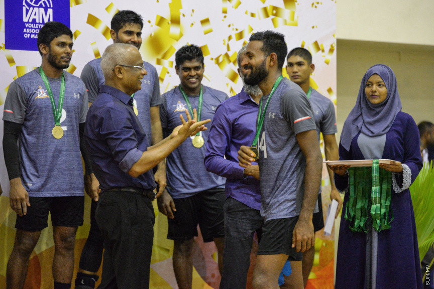 ޖެނުއަރީ 12، 2020: އެންމެ ފަހުގެ ޗެމްޕިއަން ޕޮލިސް ކުލަބު 2-3 ސެޓުން ބަލިކޮށް ދިވެހި ސިފައިންގެ ކުލަބުން ގައުމީ ވޮލީ ބޯޅަ މުބާރާތް ކާމިޔާބު ކުރުން -- ސަން ފޮޓޯ/ ފަޔާޒު މޫސާ