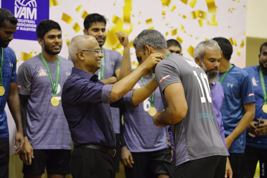 ޖެނުއަރީ 12، 2020: އެންމެ ފަހުގެ ޗެމްޕިއަން ޕޮލިސް ކުލަބު 2-3 ސެޓުން ބަލިކޮށް ދިވެހި ސިފައިންގެ ކުލަބުން ގައުމީ ވޮލީ ބޯޅަ މުބާރާތް ކާމިޔާބު ކުރުން -- ސަން ފޮޓޯ/ ފަޔާޒު މޫސާ
