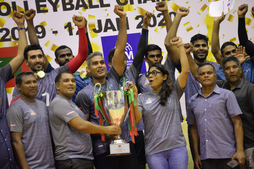 ޖެނުއަރީ 12، 2020: އެންމެ ފަހުގެ ޗެމްޕިއަން ޕޮލިސް ކުލަބު 2-3 ސެޓުން ބަލިކޮށް ދިވެހި ސިފައިންގެ ކުލަބުން ގައުމީ ވޮލީ ބޯޅަ މުބާރާތް ކާމިޔާބު ކުރުން -- ސަން ފޮޓޯ/ ފަޔާޒު މޫސާ