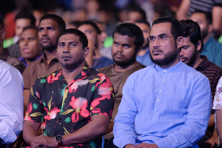 ޖެނުއަރީ 14، 2020: މަޝްހޫރު ދީނީ އިލްމުވެރިޔާ މުފްތީ އިސްމާއިލް މެންކް ރާއްޖެއަށް ކުރައްވަމުން ގެންދަވާ ދަތުރުފުޅުގައި  "ދީނީ ރިހެބިލިޓޭޝަން" ނަމުގައި އަލިމަސް ކާނިވަލުގައި ދެއްވި ދަރުސްގެ ތެރެއިން -- ސަން ފޮޓޯ/ ފަޔާޒު މޫސާ