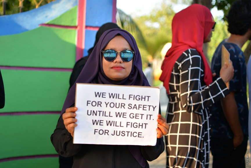 ޖެނުއަރީ 24، 2020: ކުޑަ ކުދިންނަށް ކުރާ ޖިންސީ ގޯނާއާ ދެކޮޅަށް ށ. ފުނަދޫގައި ހަވީރު ބޭއްވި ހަރަކާތުގެ ތެރެއިން: މި ހަރަކާތުގައި ވަނީ ޖިންސީ ގޯނާއަށް ހޭލުންތެރިކުރުމުގެ ގޮތުން މައުލޫމާތު ދީފައި އަދި ޖިންސީ ގޯނާއާ ދެކޮޅަށް ރަށުގެ ހުރިހާ އުމުރެއްގެ މީހުން ބައިވެރިވި ހިނގާލުމެއް ވަނީ ބާއްވާފައި --- ސަން ފޮޓޯ/ މުހައްމަދު އަފްރާހް