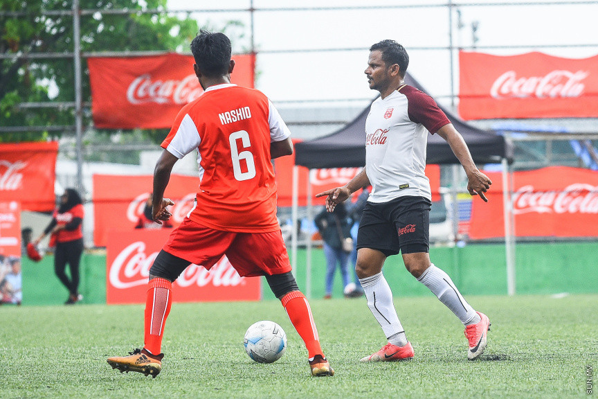 ޖެނުއަރީ 24، 2020: ކޮކާ ކޯލާއިން އިންތިޒާމުކޮށްގެން އެފްއޭއެމްއާއި މޯލްޑިވްސް ސޮކާ މޭޓްސް ގުޅިގެން ކުޅުނު ލެޖެންޑް ކަޕުގެ ފުޓްބޯޅަ މެޗުގެ ތެރެއިން -- ސަން ފޮޓޯ/ އަހުމަދު އަވްޝަން އިލްޔާސް