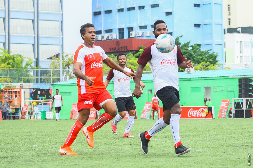 ޖެނުއަރީ 24، 2020: ކޮކާ ކޯލާއިން އިންތިޒާމުކޮށްގެން އެފްއޭއެމްއާއި މޯލްޑިވްސް ސޮކާ މޭޓްސް ގުޅިގެން ކުޅުނު ލެޖެންޑް ކަޕުގެ ފުޓްބޯޅަ މެޗުގެ ތެރެއިން -- ސަން ފޮޓޯ/ އަހުމަދު އަވްޝަން އިލްޔާސް