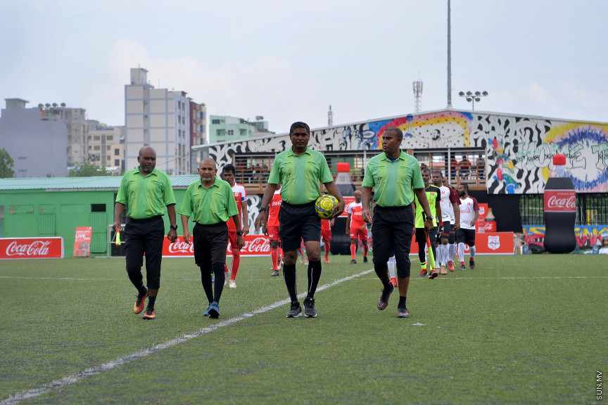 ޖެނުއަރީ 24، 2020: ކޮކާ ކޯލާއިން އިންތިޒާމުކޮށްގެން އެފްއޭއެމްއާއި މޯލްޑިވްސް ސޮކާ މޭޓްސް ގުޅިގެން ކުޅުނު ލެޖެންޑް ކަޕުގެ ފުޓްބޯޅަ މެޗުގެ ތެރެއިން -- ސަން ފޮޓޯ/ އަހުމަދު އަވްޝަން އިލްޔާސް