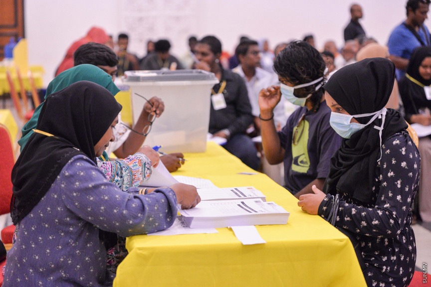 ޖެނުއަރީ 31، 2020: ވެރިކަން ކުރާ މައި ޕާޓީ، އެމްޑީޕީގެ ލޯކަލް ކައުންސިލް އިންތިހާބުގެ ޕްރައިމަރީގެ ވޯޓުލުމުގެ ތެރެއިން: މި ޕްރައިމަރީގައި ވޯޓު ދިނުމުގެ ހައްގު 90،000 އަށް ވުރެ ގިނަ މީހުންނަށް ވަނީ ލިބިފަ -- ސަން ފޮޓޯ/ ފަޔާޒު މޫސާ