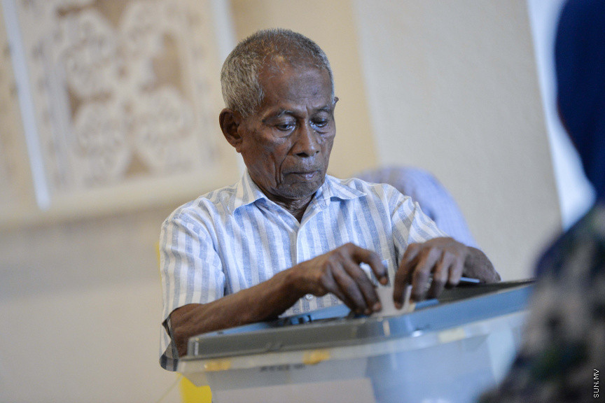 ޖެނުއަރީ 31، 2020: ވެރިކަން ކުރާ މައި ޕާޓީ، އެމްޑީޕީގެ ލޯކަލް ކައުންސިލް އިންތިހާބުގެ ޕްރައިމަރީގެ ވޯޓުލުމުގެ ތެރެއިން: މި ޕްރައިމަރީގައި ވޯޓު ދިނުމުގެ ހައްގު 90،000 އަށް ވުރެ ގިނަ މީހުންނަށް ވަނީ ލިބިފަ -- ސަން ފޮޓޯ/ ފަޔާޒު މޫސާ