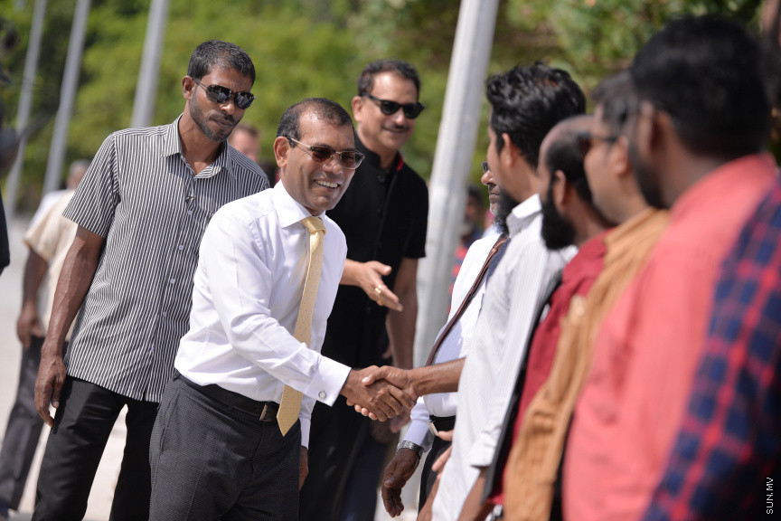 ފެބްރުއަރީ 3، 2020: ސޮނޭވާފުއްޓާއި އަދި އިތުރު ޖަމިއްޔާއެއް ގުޅިގެން ބ. މާޅޮހުގައި ގާއިމުކުރި "އީކޯ ސެންޓްރޯ" ހުޅުވުމަށް މާޅޮހުގައި ބޭއްވި ހާއްސަ ރަސްމިއްޔާތުގެ ތެރެއިން: މި ސެންޓްރޯ ހުޅުވައިދެއްވީ މަޖިލިސް ރައީސް މުހައްމަދު ނަޝީދު -- ސަން ފޮޓޯ: ފަޔާޒު މޫސާ