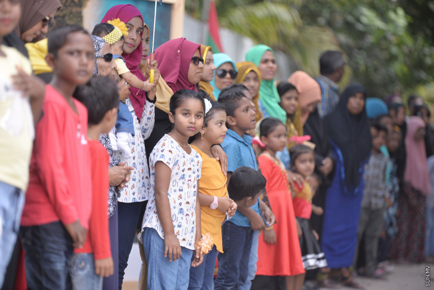 ފެބްރުއަރީ 3، 2020: ސޮނޭވާފުއްޓާއި އަދި އިތުރު ޖަމިއްޔާއެއް ގުޅިގެން ބ. މާޅޮހުގައި ގާއިމުކުރި "އީކޯ ސެންޓްރޯ" ހުޅުވުމަށް މާޅޮހުގައި ބޭއްވި ހާއްސަ ރަސްމިއްޔާތުގެ ތެރެއިން: މި ސެންޓްރޯ ހުޅުވައިދެއްވީ މަޖިލިސް ރައީސް މުހައްމަދު ނަޝީދު -- ސަން ފޮޓޯ: ފަޔާޒު މޫސާ