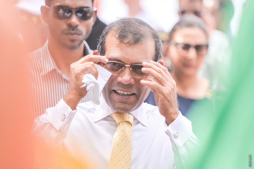 ފެބްރުއަރީ 3، 2020: ސޮނޭވާފުއްޓާއި އަދި އިތުރު ޖަމިއްޔާއެއް ގުޅިގެން ބ. މާޅޮހުގައި ގާއިމުކުރި "އީކޯ ސެންޓްރޯ" ހުޅުވުމަށް މާޅޮހުގައި ބޭއްވި ހާއްސަ ރަސްމިއްޔާތުގެ ތެރެއިން: މި ސެންޓްރޯ ހުޅުވައިދެއްވީ މަޖިލިސް ރައީސް މުހައްމަދު ނަޝީދު -- ސަން ފޮޓޯ: ފަޔާޒު މޫސާ