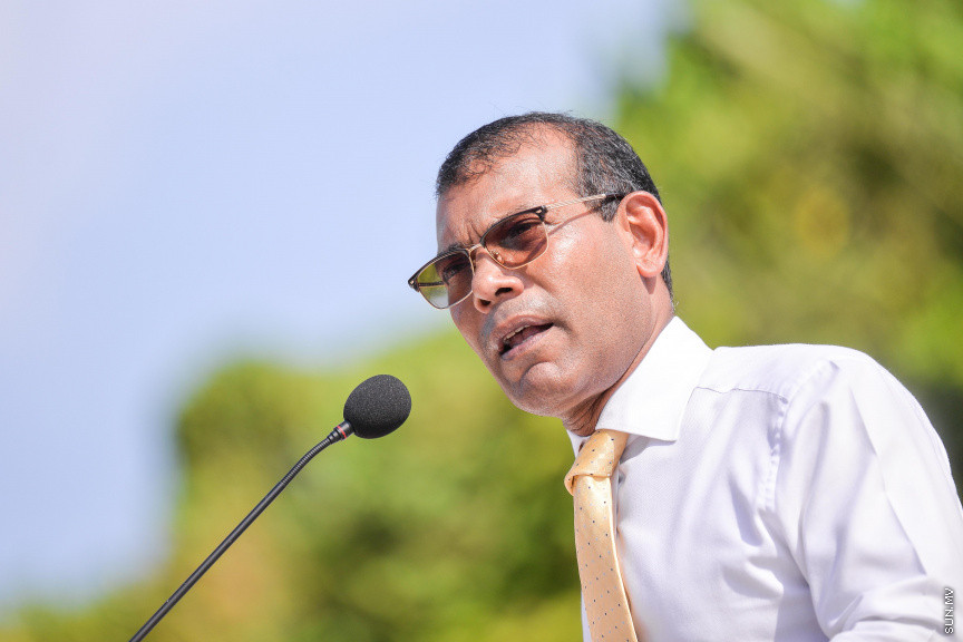 ފެބްރުއަރީ 3، 2020: ސޮނޭވާފުއްޓާއި އަދި އިތުރު ޖަމިއްޔާއެއް ގުޅިގެން ބ. މާޅޮހުގައި ގާއިމުކުރި "އީކޯ ސެންޓްރޯ" ހުޅުވުމަށް މާޅޮހުގައި ބޭއްވި ހާއްސަ ރަސްމިއްޔާތުގެ ތެރެއިން: މި ސެންޓްރޯ ހުޅުވައިދެއްވީ މަޖިލިސް ރައީސް މުހައްމަދު ނަޝީދު -- ސަން ފޮޓޯ: ފަޔާޒު މޫސާ