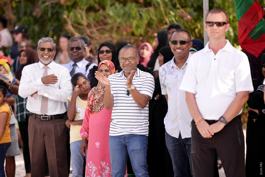 ފެބްރުއަރީ 3، 2020: ސޮނޭވާފުއްޓާއި އަދި އިތުރު ޖަމިއްޔާއެއް ގުޅިގެން ބ. މާޅޮހުގައި ގާއިމުކުރި "އީކޯ ސެންޓްރޯ" ހުޅުވުމަށް މާޅޮހުގައި ބޭއްވި ހާއްސަ ރަސްމިއްޔާތުގެ ތެރެއިން: މި ސެންޓްރޯ ހުޅުވައިދެއްވީ މަޖިލިސް ރައީސް މުހައްމަދު ނަޝީދު -- ސަން ފޮޓޯ: ފަޔާޒު މޫސާ