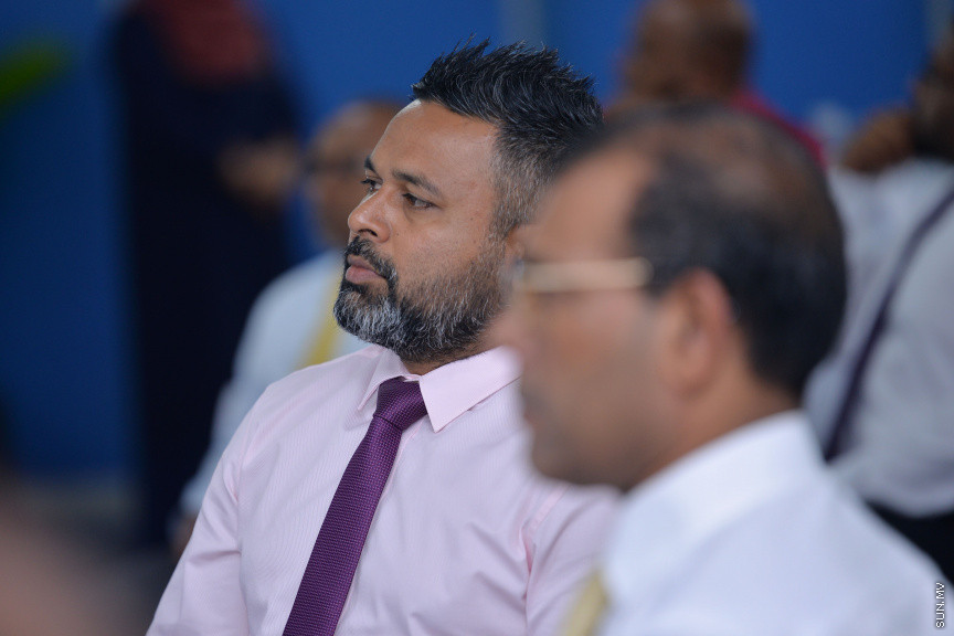 ފެބްރުއަރީ 4، 2020: ކައުންސިލް އިންތިޚާބާއި އަންހެނުންގެ ތަރައްގީ އަށް މަސައްކަތްކުރާ ކޮމިޓީގެ އިންތިޚާބު އިއުލާންކުރަން އިލެކްޝަން ކޮމިޝަންގައި ބޭއްވި ރަސްމިއްޔާތުގެ ތެރެއިން: މި ރަސްމިއްޔާތުގައި މަޖިލިސް ރައީސް އަދި، ސިޔާސީ ޕާޓީތަކުގެ އިސްވެރިންނާއި، މަޖިލިސް މެމްބަރުން ބައިވެރި ވެޑައިގެންނެވި -- ސަން ފޮޓޯ/ ފަޔާޒު މޫސާ