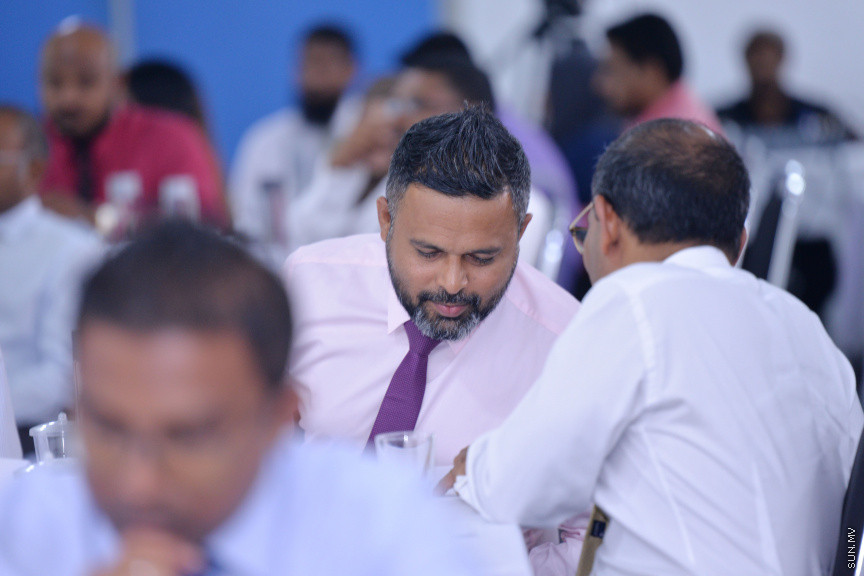 ފެބްރުއަރީ 4، 2020: ކައުންސިލް އިންތިޚާބާއި އަންހެނުންގެ ތަރައްގީ އަށް މަސައްކަތްކުރާ ކޮމިޓީގެ އިންތިޚާބު އިއުލާންކުރަން އިލެކްޝަން ކޮމިޝަންގައި ބޭއްވި ރަސްމިއްޔާތުގެ ތެރެއިން: މި ރަސްމިއްޔާތުގައި މަޖިލިސް ރައީސް އަދި، ސިޔާސީ ޕާޓީތަކުގެ އިސްވެރިންނާއި، މަޖިލިސް މެމްބަރުން ބައިވެރި ވެޑައިގެންނެވި -- ސަން ފޮޓޯ/ ފަޔާޒު މޫސާ
