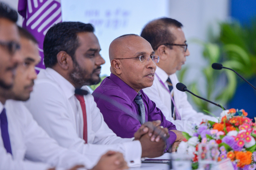 ފެބްރުއަރީ 4، 2020: ކައުންސިލް އިންތިޚާބާއި އަންހެނުންގެ ތަރައްގީ އަށް މަސައްކަތްކުރާ ކޮމިޓީގެ އިންތިޚާބު އިއުލާންކުރަން އިލެކްޝަން ކޮމިޝަންގައި ބޭއްވި ރަސްމިއްޔާތުގެ ތެރެއިން: މި ރަސްމިއްޔާތުގައި މަޖިލިސް ރައީސް އަދި، ސިޔާސީ ޕާޓީތަކުގެ އިސްވެރިންނާއި، މަޖިލިސް މެމްބަރުން ބައިވެރި ވެޑައިގެންނެވި -- ސަން ފޮޓޯ/ ފަޔާޒު މޫސާ