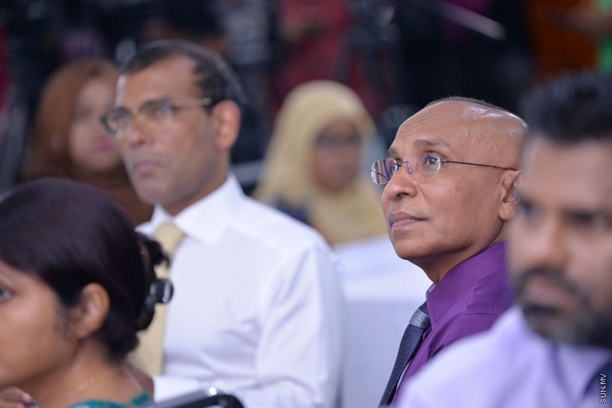 ފެބްރުއަރީ 4، 2020: ކައުންސިލް އިންތިޚާބާއި އަންހެނުންގެ ތަރައްގީ އަށް މަސައްކަތްކުރާ ކޮމިޓީގެ އިންތިޚާބު އިއުލާންކުރަން އިލެކްޝަން ކޮމިޝަންގައި ބޭއްވި ރަސްމިއްޔާތުގެ ތެރެއިން: މި ރަސްމިއްޔާތުގައި މަޖިލިސް ރައީސް އަދި، ސިޔާސީ ޕާޓީތަކުގެ އިސްވެރިންނާއި، މަޖިލިސް މެމްބަރުން ބައިވެރި ވެޑައިގެންނެވި -- ސަން ފޮޓޯ/ ފަޔާޒު މޫސާ