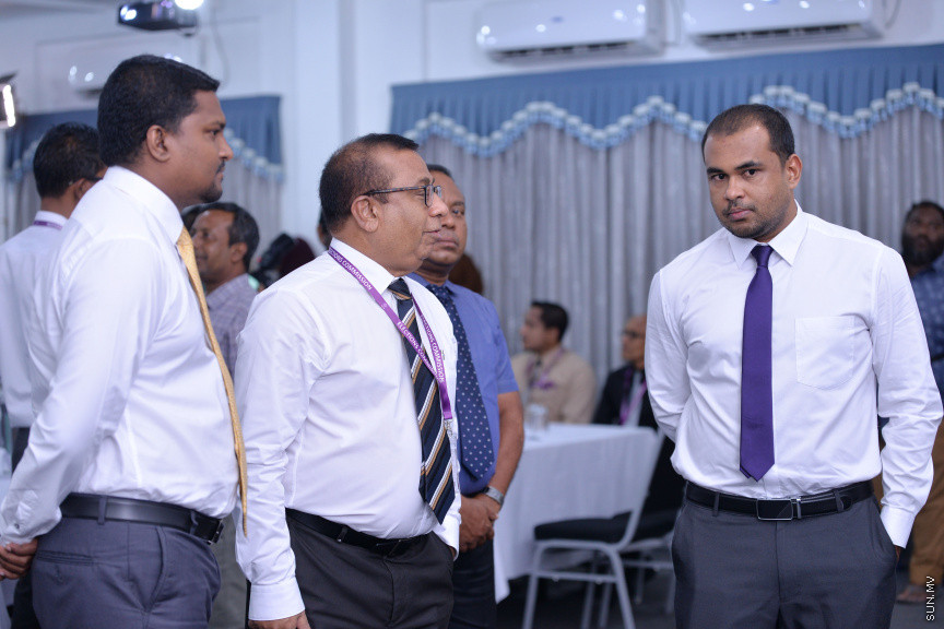 ފެބްރުއަރީ 4، 2020: ކައުންސިލް އިންތިޚާބާއި އަންހެނުންގެ ތަރައްގީ އަށް މަސައްކަތްކުރާ ކޮމިޓީގެ އިންތިޚާބު އިއުލާންކުރަން އިލެކްޝަން ކޮމިޝަންގައި ބޭއްވި ރަސްމިއްޔާތުގެ ތެރެއިން: މި ރަސްމިއްޔާތުގައި މަޖިލިސް ރައީސް އަދި، ސިޔާސީ ޕާޓީތަކުގެ އިސްވެރިންނާއި، މަޖިލިސް މެމްބަރުން ބައިވެރި ވެޑައިގެންނެވި -- ސަން ފޮޓޯ/ ފަޔާޒު މޫސާ
