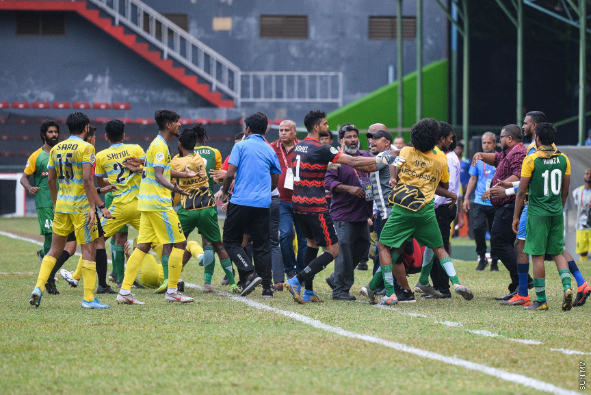 ފެބްރުއަރީ 12، 2020: އޭއެފްސީ ކަޕްގެ ޕްރިލިމިނަރީ ބުރުގެ ދެވަނަ ލެގުގައި ރާއްޖޭގެ މާޒިޔާއާއި ބަންގްލަދޭޝްގެ ޑާކާ އަބަހާނީ ބައްދަލުކުރި މެޗުގެ ތެރެއިން -- ސަން ފޮޓޯ/ ފަޔާޒު މޫސާ