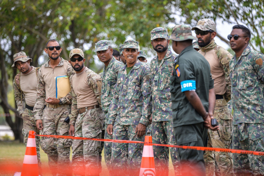 ފެބްރުއަރީ 13، 2020: އެމްއެންޑީއެފުން ހިންގާ "ބޮމްބް އެންޑް އިމްޕްރޮވައިޒްޑް އެކްސްޕްލޯސިވް ޑިވައިސް ޑިސްޕޯސަލް ޓްރޭނިންގ އެޑްވާންސް ކޯސް" ގެ ފައިނަލް އެކްސްސައިޒްތައް ހުޅުމާލޭ ސެންޓްރަލް ޕާކްގައި ބޭއްވުން -- ސަން ފޮޓޯ/ ފަޔާޒު މޫސާ