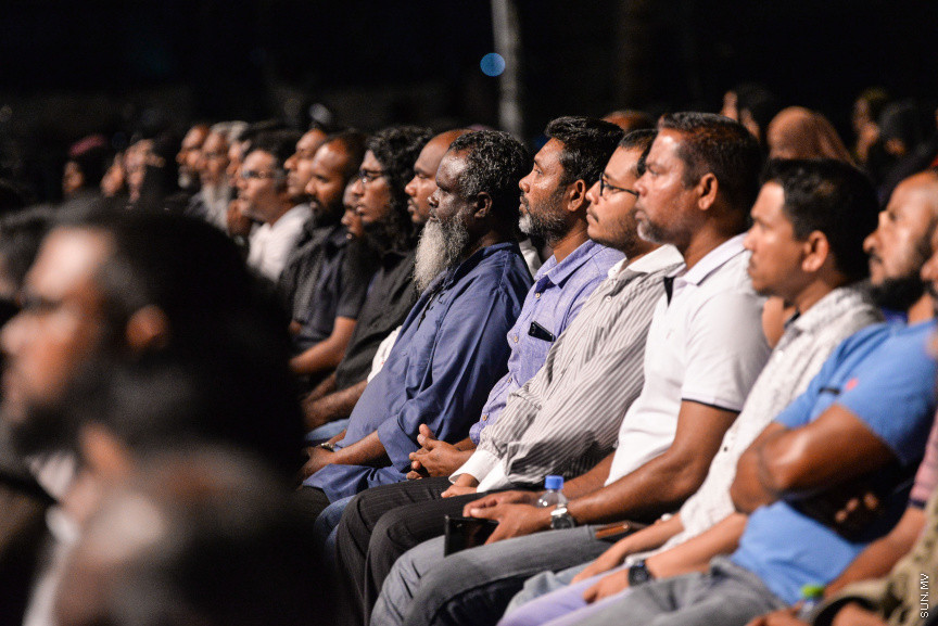 ފެބްރުއަރީ 14، 2020: އަދާލަތު ޕާޓީގެ ފަރާތުން ބާއްވަމުން އަންނަ ސިލްސިލާ ދަރުސްތަކުގެ ތެރެއިން "އިސްރާއާއި މުޢުރާޖު" ނަމުގައި ޝޭހް އިލްޔާސް ކާނިވަލުގައި ދެއްވި ދަރުސްގެ ތެރެއިން -- ސަން ފޮޓޯ/ ފަޔާޒު މޫސާ