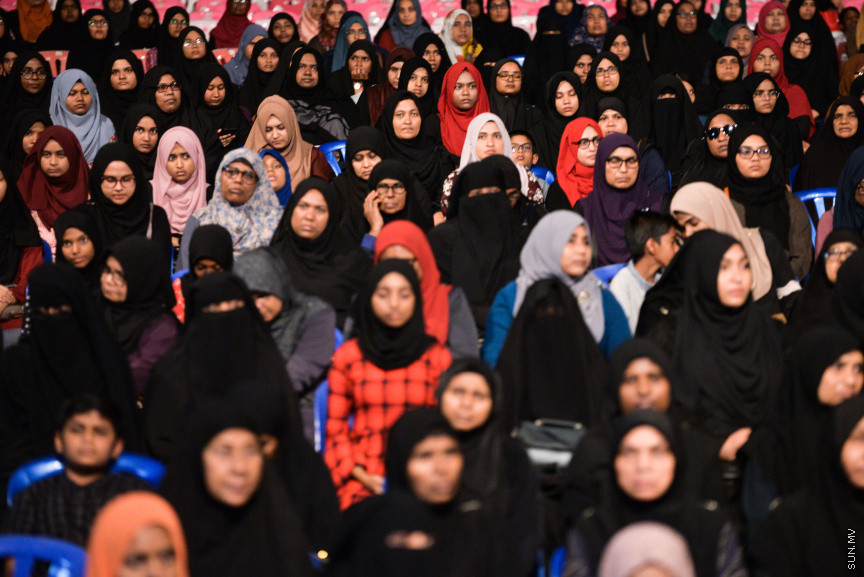 ފެބްރުއަރީ 14، 2020: އަދާލަތު ޕާޓީގެ ފަރާތުން ބާއްވަމުން އަންނަ ސިލްސިލާ ދަރުސްތަކުގެ ތެރެއިން "އިސްރާއާއި މުޢުރާޖު" ނަމުގައި ޝޭހް އިލްޔާސް ކާނިވަލުގައި ދެއްވި ދަރުސްގެ ތެރެއިން -- ސަން ފޮޓޯ/ ފަޔާޒު މޫސާ