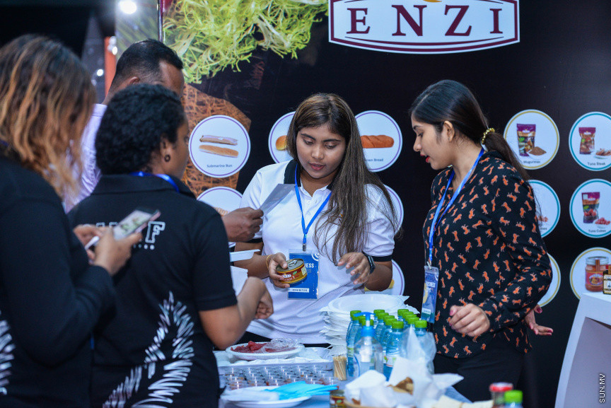 ފެބްރުއަރީ 23، 2020: ރާއްޖޭގެ ވިޔަފާރީގެ ހުރިހާ ދާއިރާތަކެއްގައި ހަރަކާތްތެރިވާ ފަރާތްތަކަށް އަމާޒުކޮށްގެން ބާއްވާ ކޯޕަރޭޓް މޯލްޑިވްސް ބިޒްނަސް އެކްސްޕޯ 2020ގެ ތެރެއިން -- ސަން ފޮޓޯ/ ފަޔާޒު މޫސާ