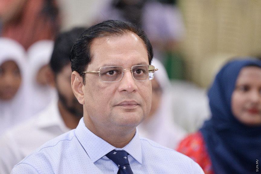 ފެބްރުއަރީ 24، 2020: ހިމަބިހި އަދި ރުބެއްލާއަށް ޑޯޒް ހަމަނުކުރާ ހުރިހާ ފަރާތްތަކަށް އަމާޒުކޮށްގެން "މަވެސް ޖަހައިފިން" ނަމުގައި ގައުމީ ފެންވަރުގެ ވެކްސިން ޖެހުމުގެ ކެމްޕެއިން ފެށުމަށުގެ ގޮތުން އަމީނިއްޔާ ސުކޫލް ހޯލްގައި ބޭއްވި ރަސްމިއްޔާތުގެ ތެރެއިން -- ސަން ފޮޓޯ/ ފަޔާޒު މޫސާ