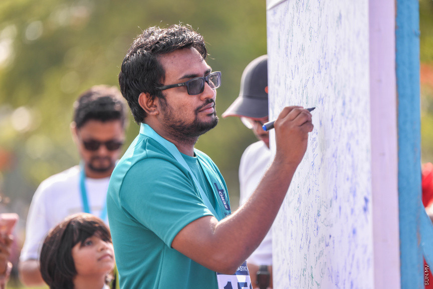 ފެބްރުއަރީ 28، 2020: ގިނަ އަދަދެއްގެ ބައިވެރިންނާއިއެކު ހުޅުމާލޭގައި ބޭއްވި ޒީރޯ ޕްލާސްޓިކް ރަންގެ ތެރެއިން -- ސަން ފޮޓޯ/ ފަޔާޒު މޫސާ